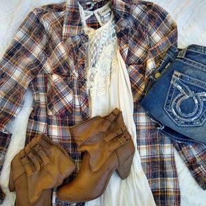 Buckle BKE flannel button up shirt
